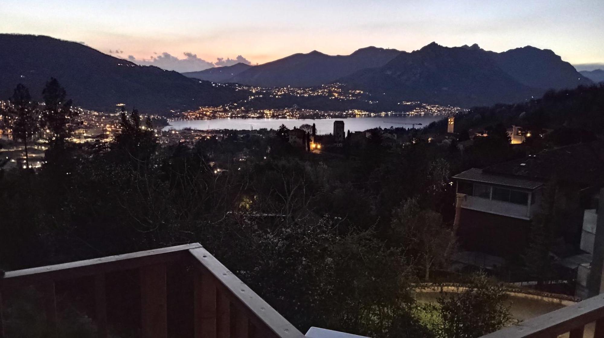 Bed and Breakfast La Dimora Dei Due Laghi Калольциокорте Экстерьер фото